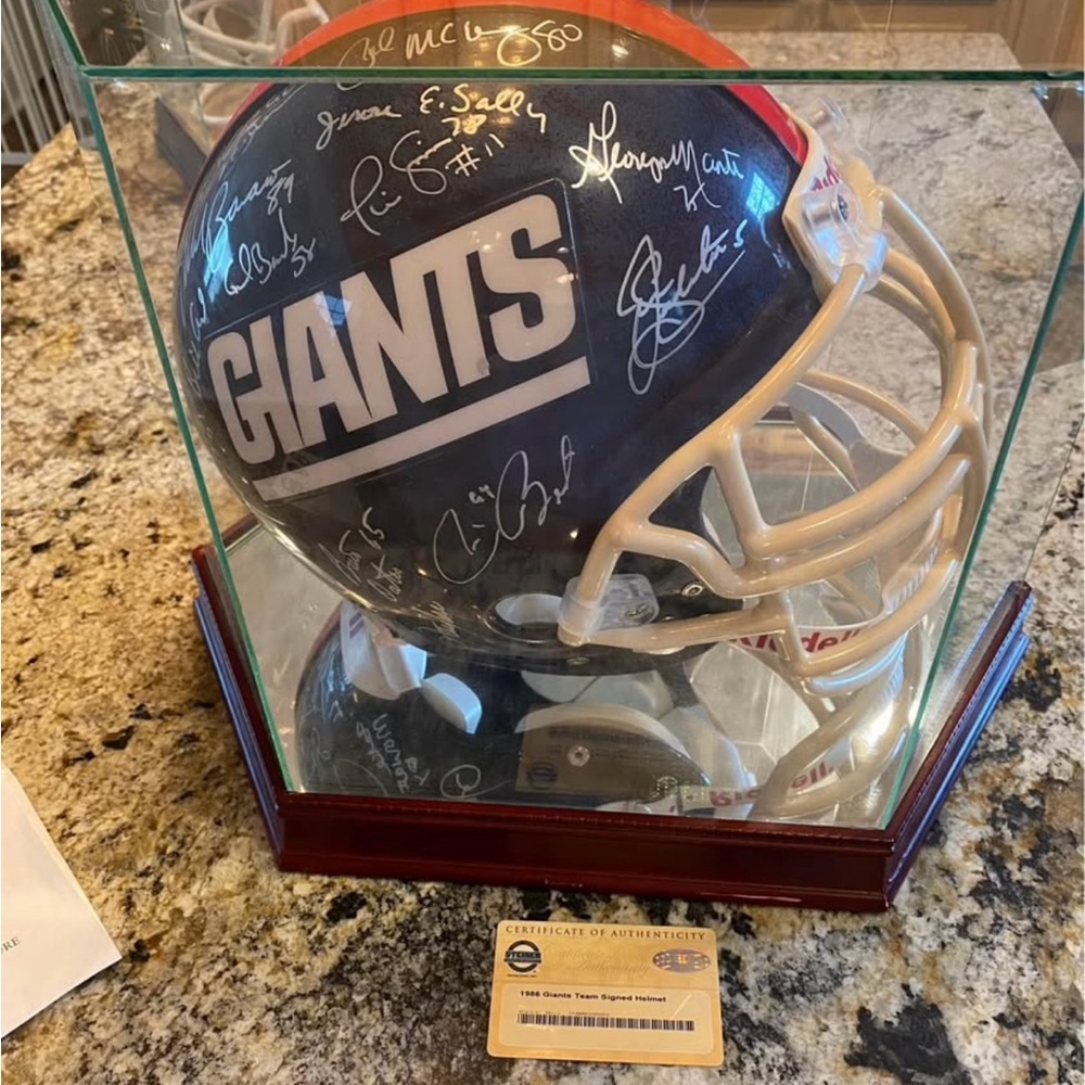 NY Giants 1986 team signed helmet   Certificate included 36 players Full Size